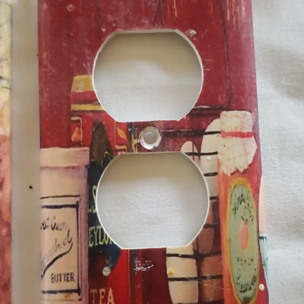 4@30.00 or 20.00 Home Decor/𝅺Decorative Outlet/Switch Plates